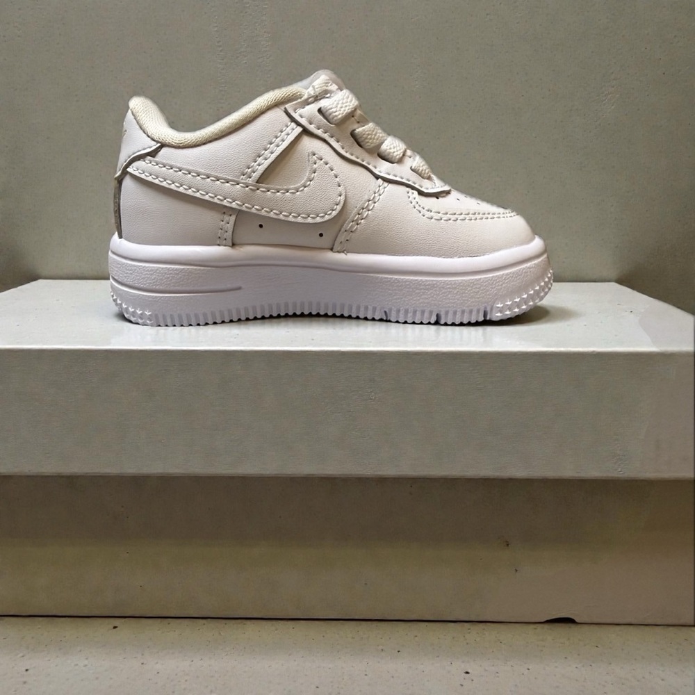 Nike force 1 low easyon size 4C children’s shoes